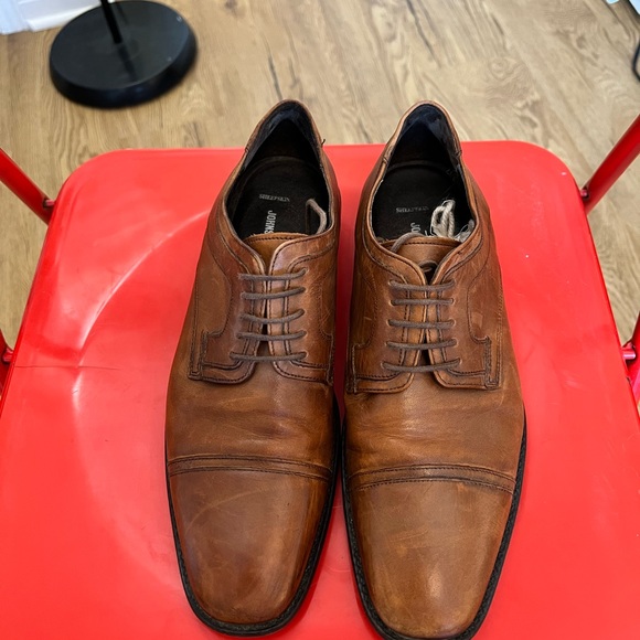 Johnston & Murphy Cap Toe Dress Shoes - Picture 3 of 5